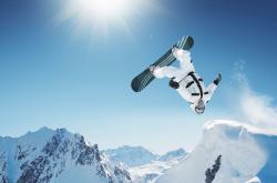 开云官网-跨洋对决，凯尔特人梦幻之战完胜广东，王哲林赛场点燃全场激情