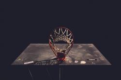 开云官方app入口-巴黎鏖战夜，十九岁将军破阵，铁骑踏碎哥伦比亚军