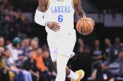 开云体育下载-湖人队主场逆转骑士队，豪取连胜