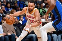 开云体育官方网站-勇士再夺胜，排名西部榜首