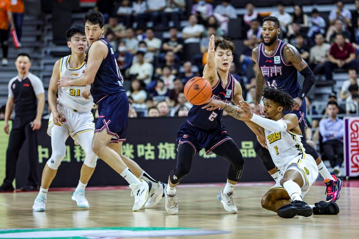 湖南男篮人员轮换，球队状态神勇