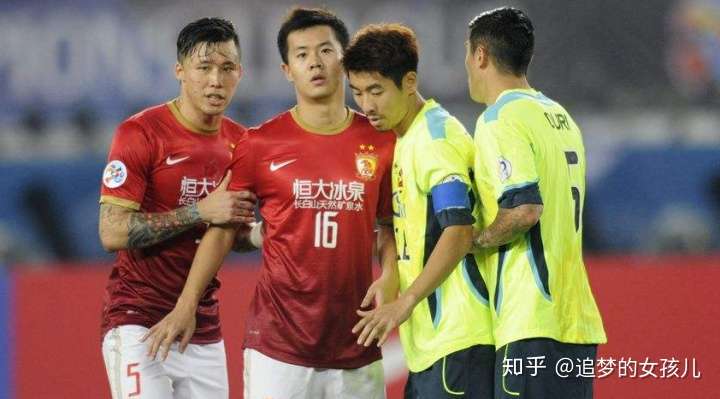 关于广州恒大客场击败河北华夏，稳居榜首的信息