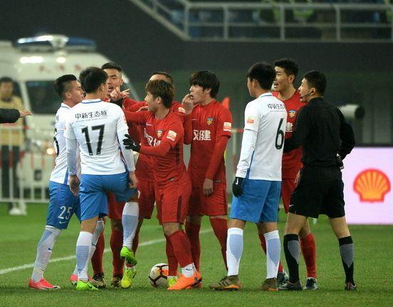 关于天津泰达遭遇两连败，士气受挫的信息