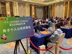 小组榜首一哥披革新冠超巴萨