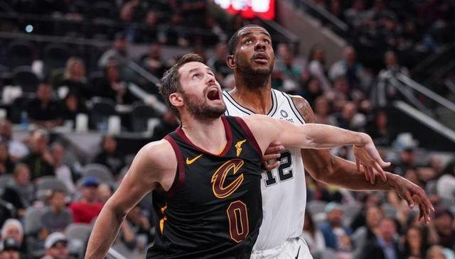 无敌球队再次击败对手,稳坐榜首位置 无敌球队再次击败对手,稳坐榜首位置