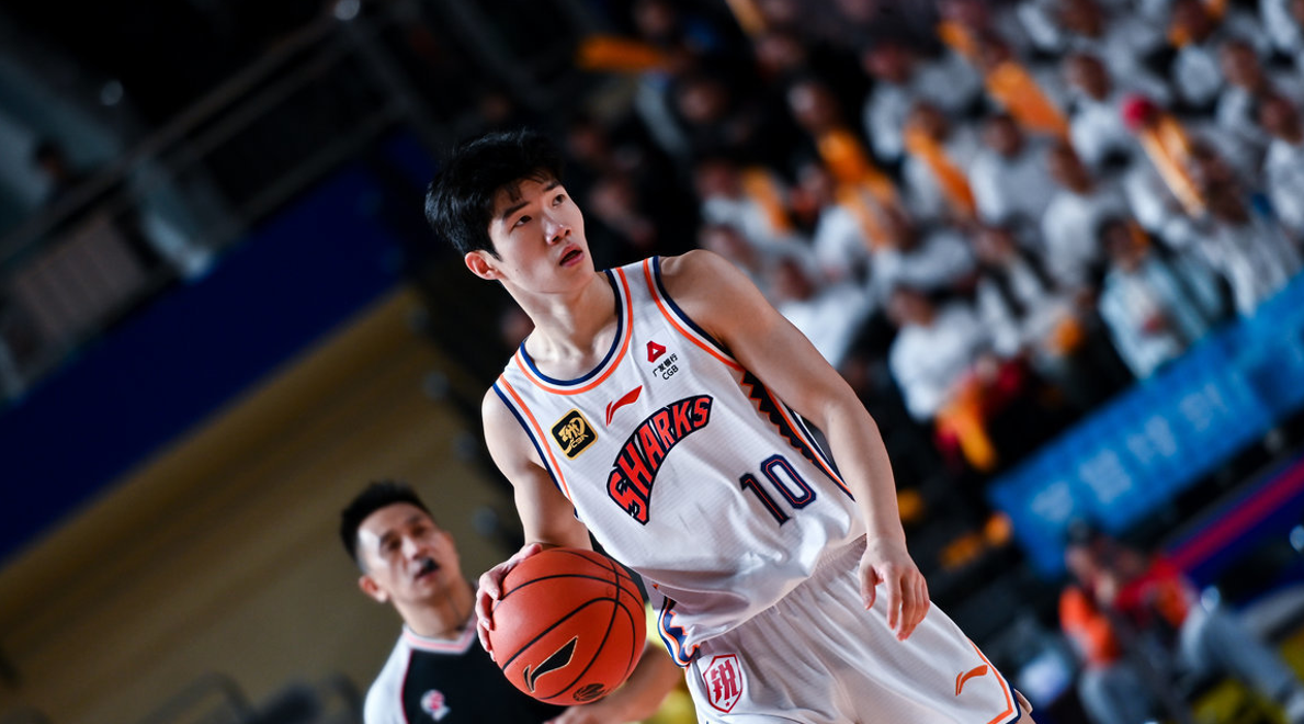 上海男篮险胜江苏队,积极备战下一场比赛 上海男篮险胜江苏队,积极备战下一场比赛