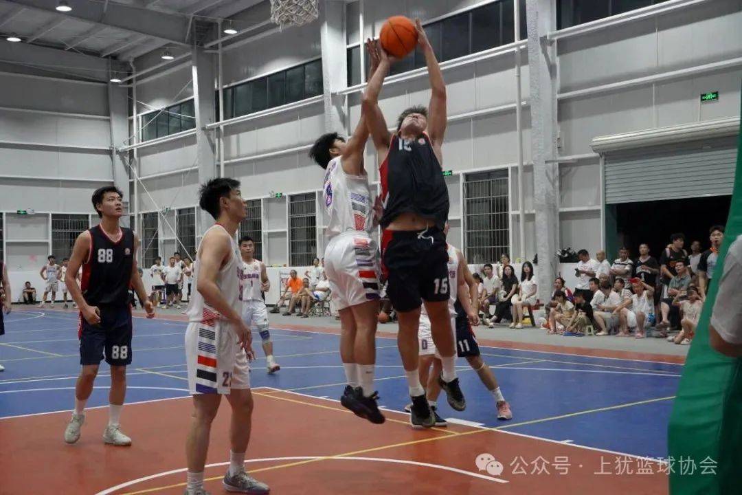 青年近期表现出色,冲击联赛前四名 青年近期表现出色,冲击联赛前四名