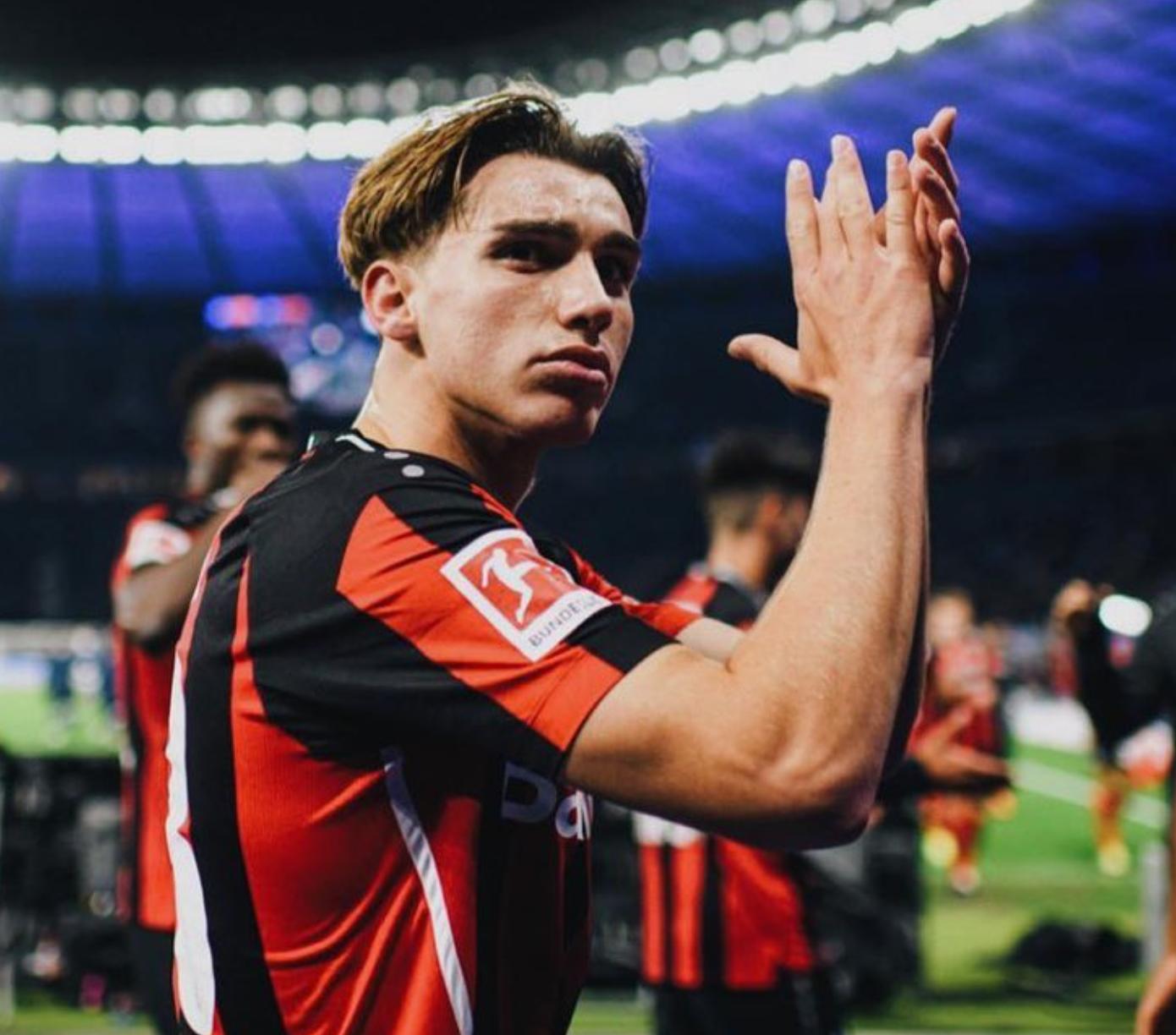 乌迪内斯继续领跑,荣膺三连胜高居榜首 乌迪内斯继续领跑,荣膺三连胜高居榜首