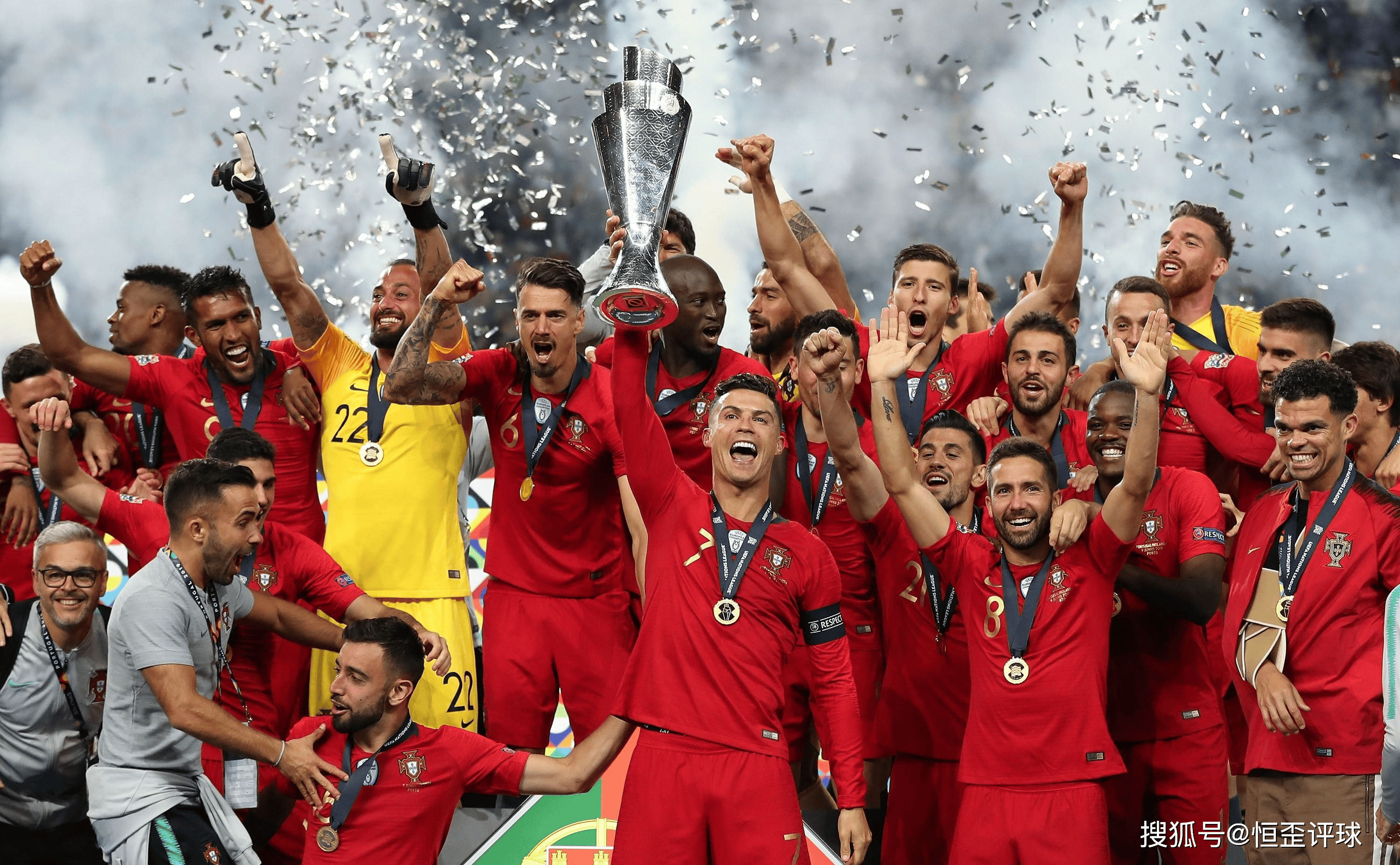 欧冠欧洲杯预选赛沸腾现场气氛火热