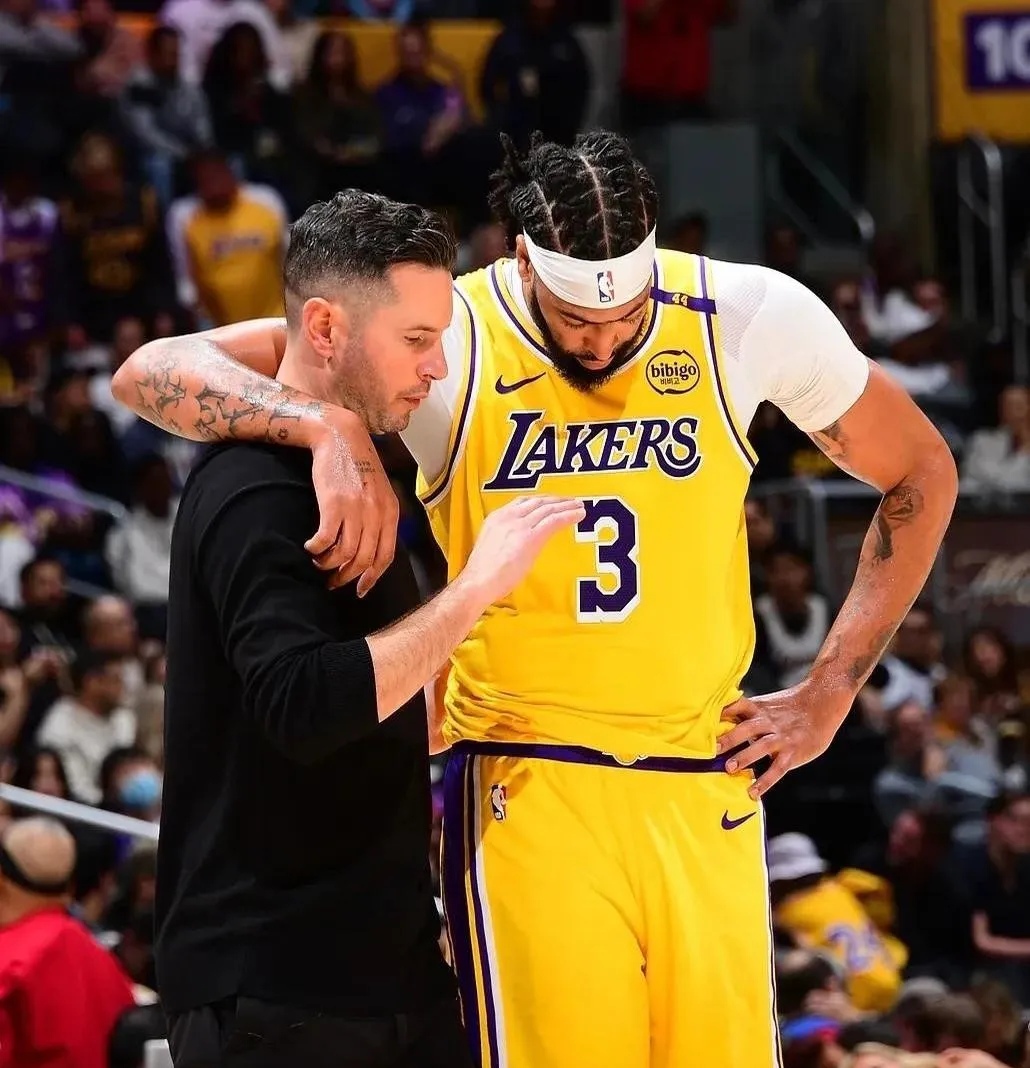 湖人再胜尼克斯，浓眉哥狂砍38分