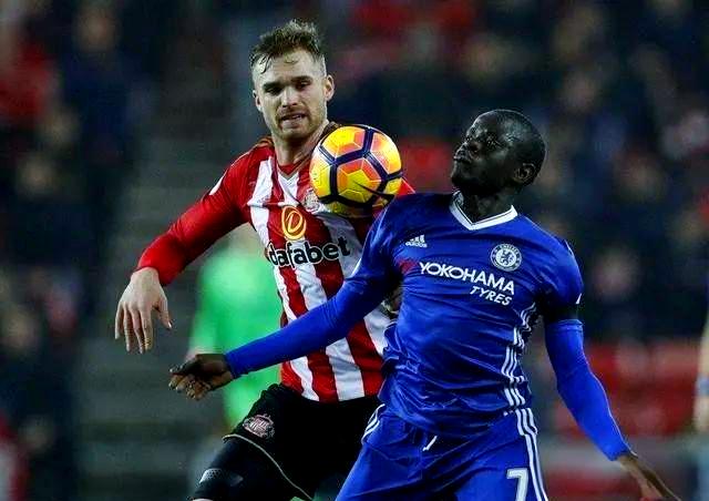 顶尖球员集中在赛场上,对决尤为精彩 顶尖球员集中在赛场上,对决尤为精彩