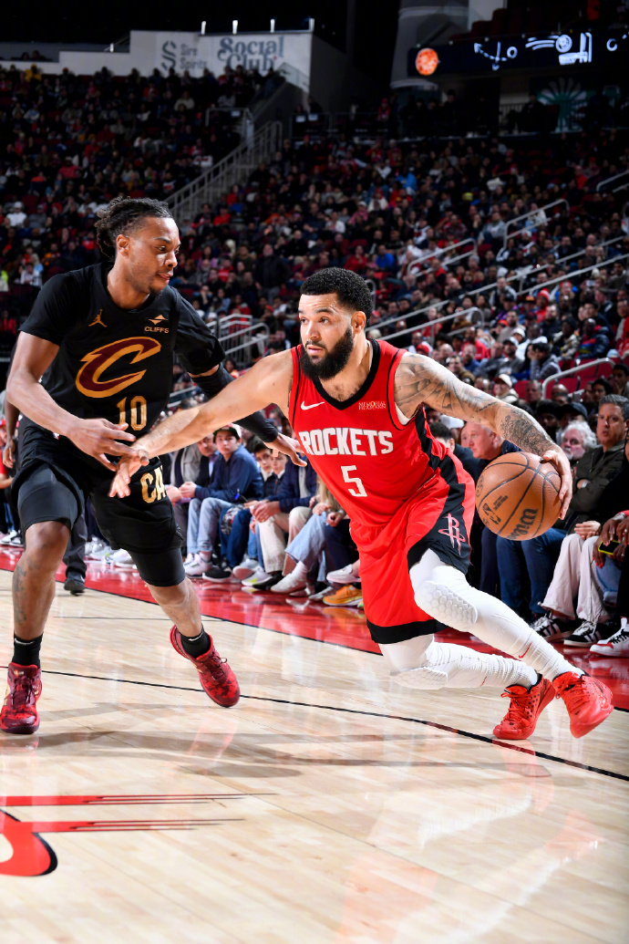 包含骑士险胜篮网，范弗利特高光表现的词条