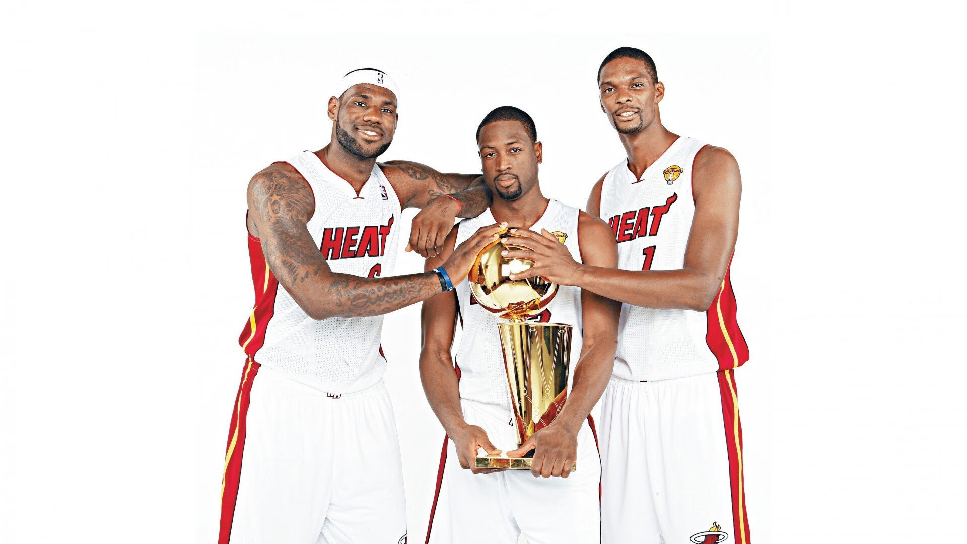 红银缠斗中的孤胆骑士,拉塞尔在梅赛德斯鏖战法拉利之夜的高光时刻